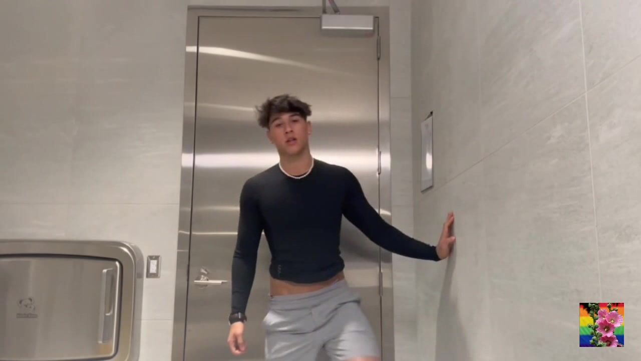 Look @ my nice body