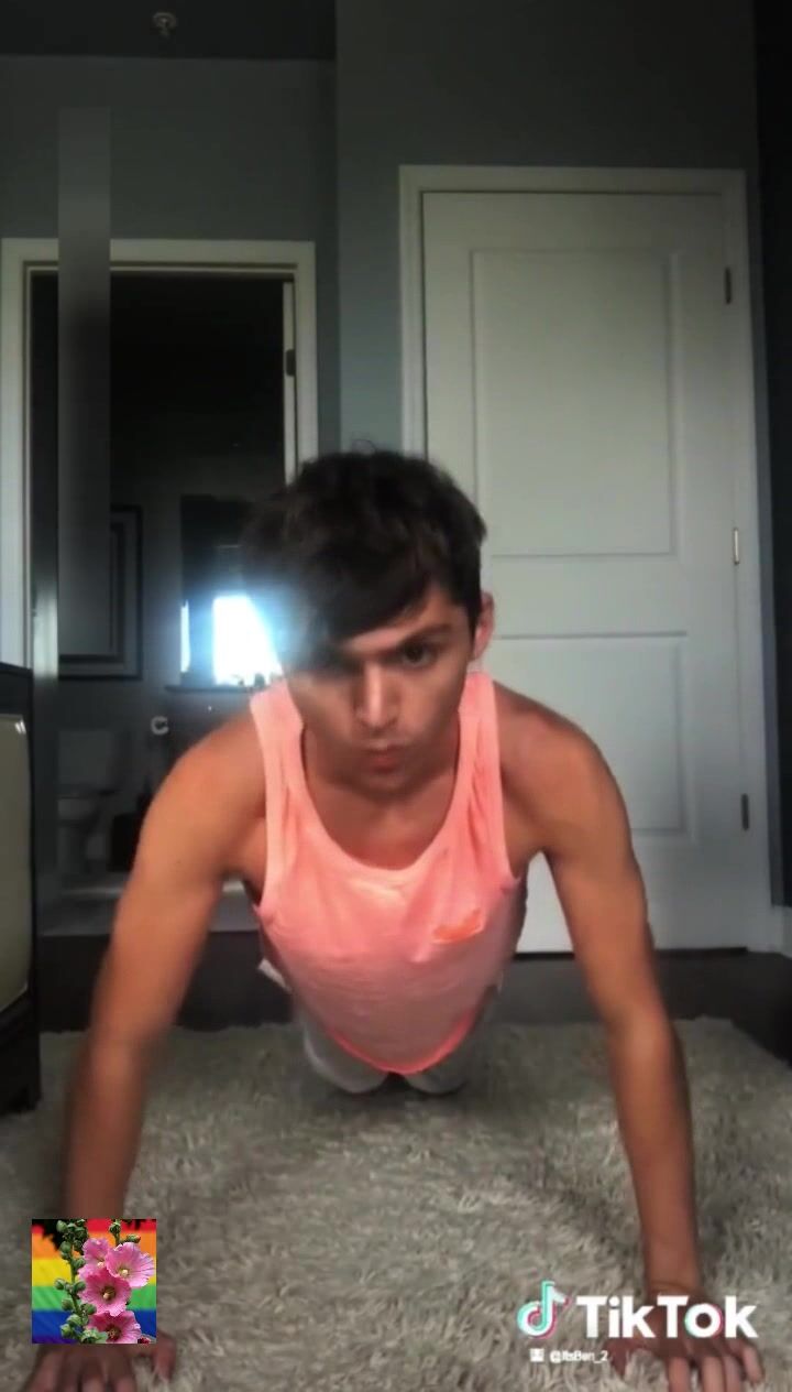 Ado nu sur tiktok