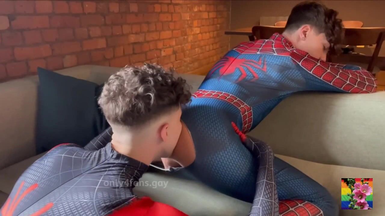 Iderman pounded raw by muscle daddy