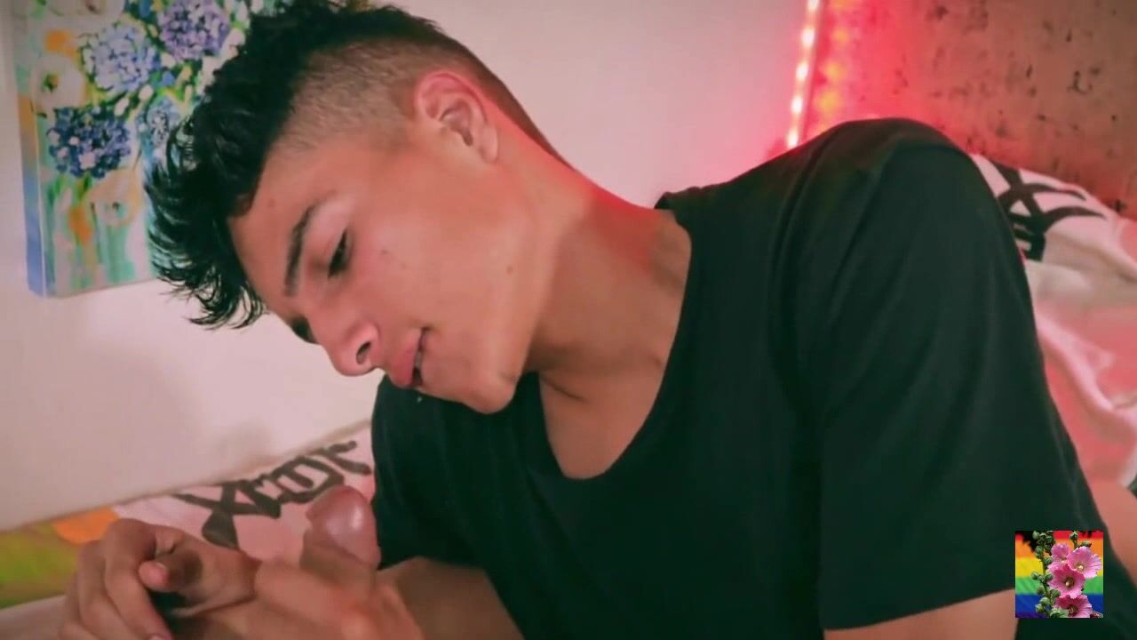 Muskulöser daddy gibt einem teen harte hilfe ohne kondom