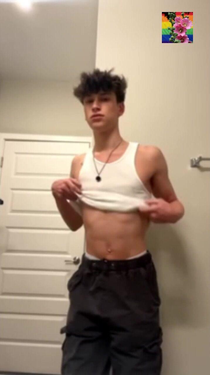 Tiktok twink rides muscle daddy bareback 6