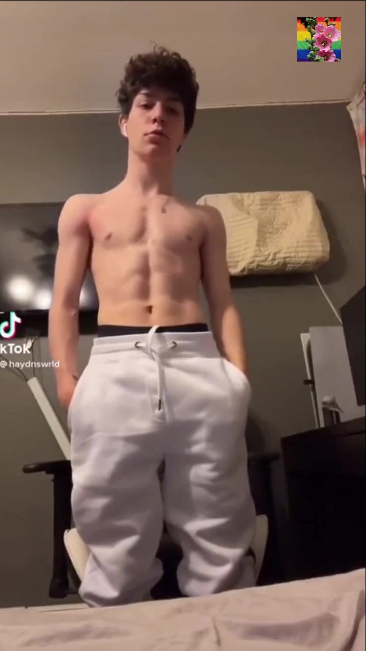 Tiktok xl boy gets pounded by muscle daddy bareback