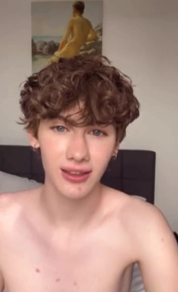 Muskelpapa fickt twink ohne gummi vor cam