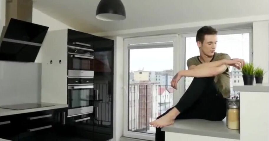 Straight roommate pounds his twink raw