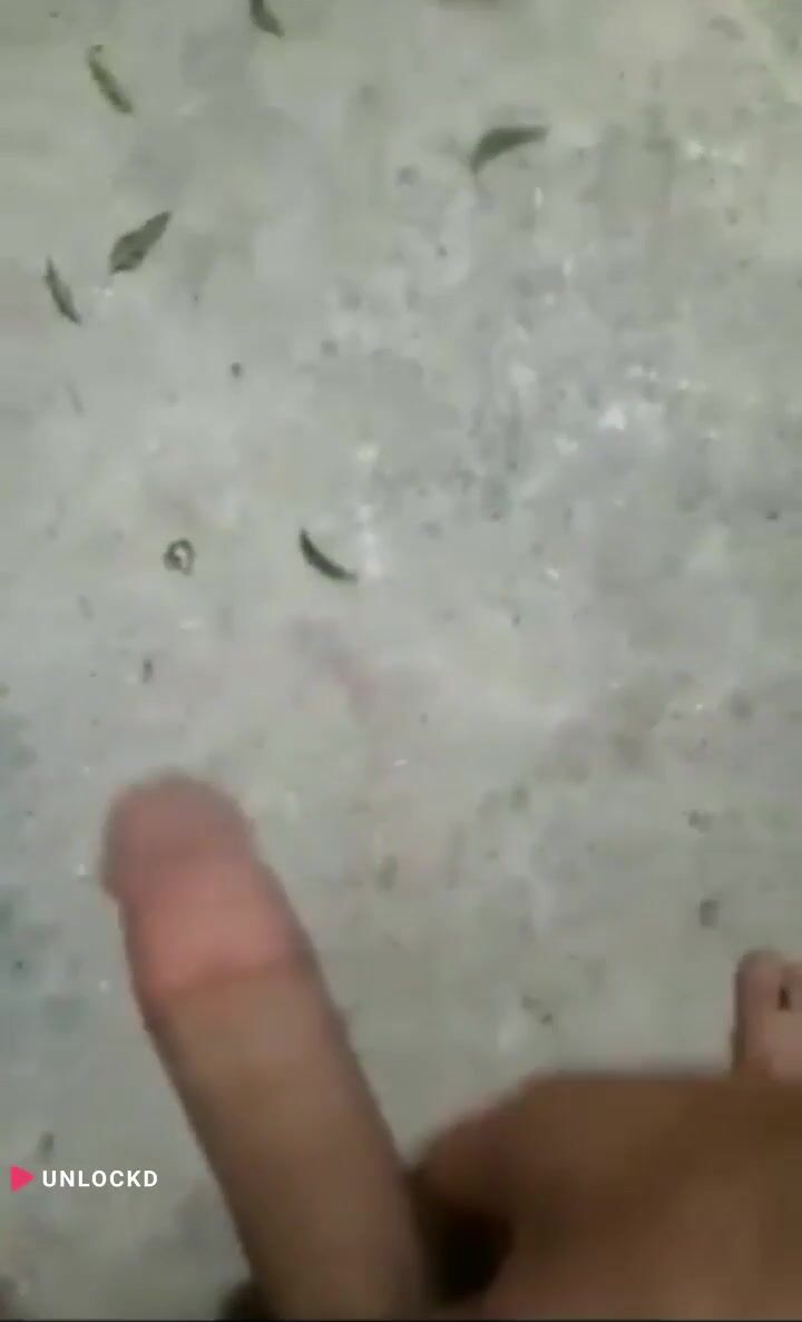 عربي مشتعل يتذوق الصيف