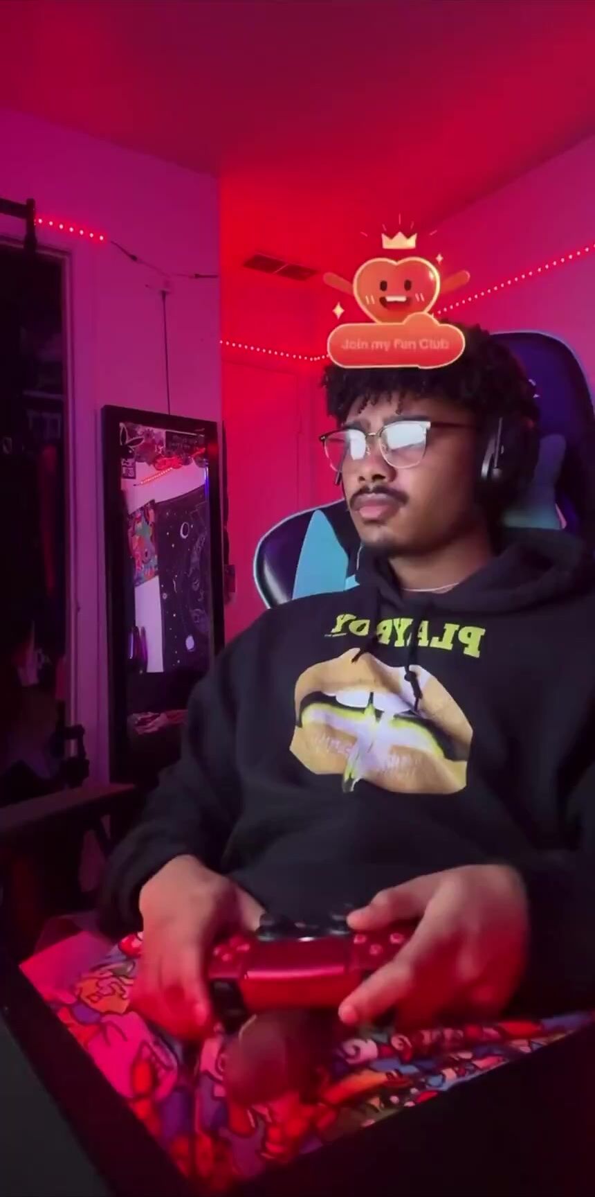 He used the game controller to rub one out watch til the end