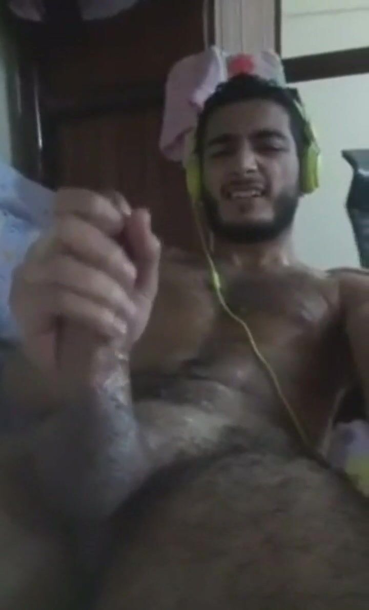 Black twink cums hard with headphones