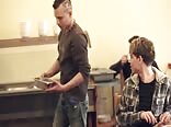 Ados gays écoutent la musique des corps