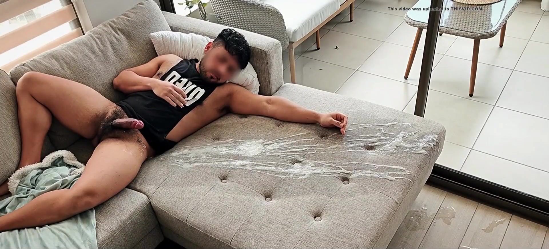 Nasser teen schießt rote ladung
