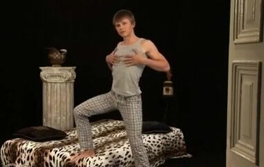 Muscle daddy gives sweet blonde twink bareback cock