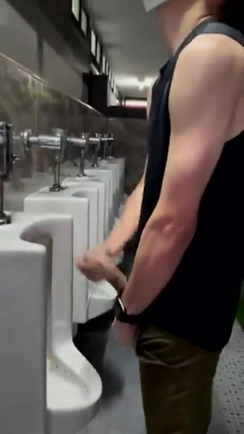Friend films jerk & cum at urinal