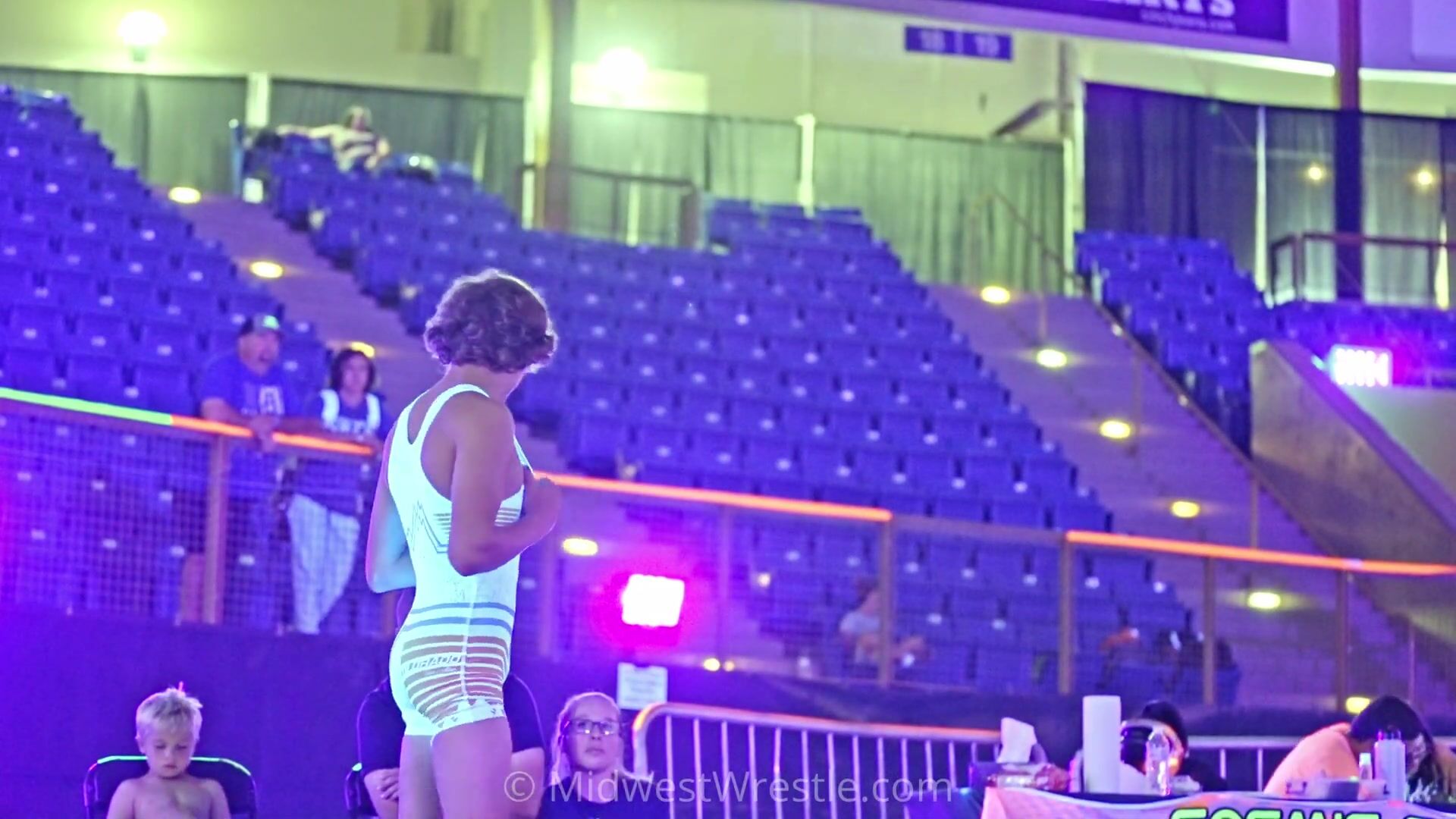 Teen wrestler flexes as twink daddy muscle bareback cock