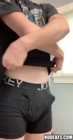 Colega se desnuda