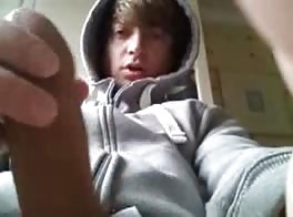 Hoody twink jerks off and cums hard
