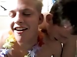 Geiler typ wird an seinem geburtstag gefickt