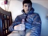رجل لاتيني ساخن يقذف بقوة