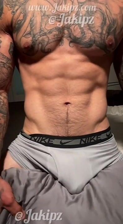 肌肉猛男欲火焚身 3