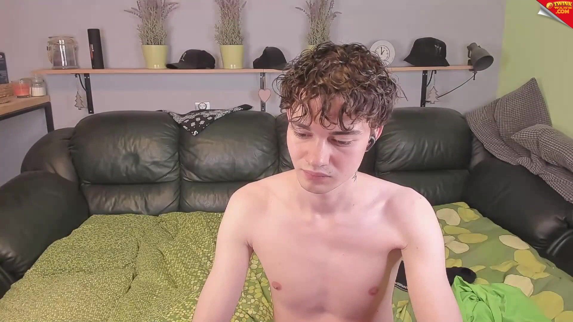 Horny camboy solo sex show on hot cam tube