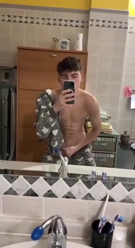 Horny straight italian boy
