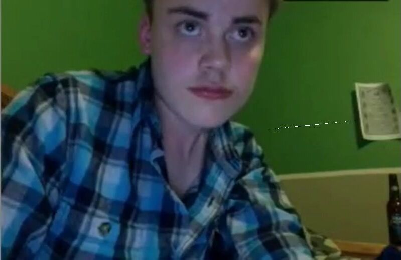 Blonde cam boy takes his hot seed