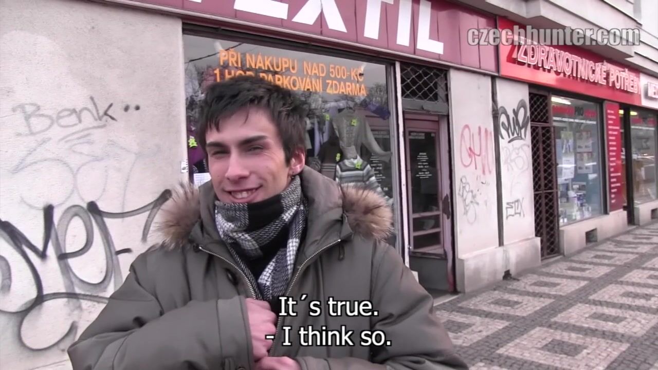 гетеро гей4пей ласкает свой член на гей-тюбе
