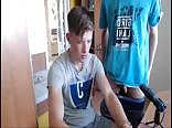 Action chaude de tubes porno gay avec des ados cam pt 1