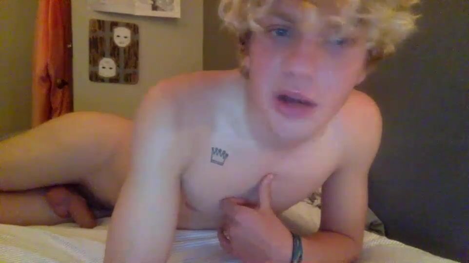 Blond cum lkmo with hot curly hair