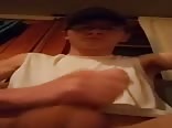 Ado chaud qui jouit fort en cam