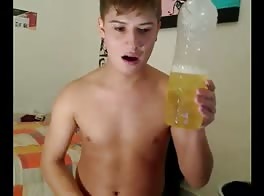 Adolescente aproveita ação quente na câmera