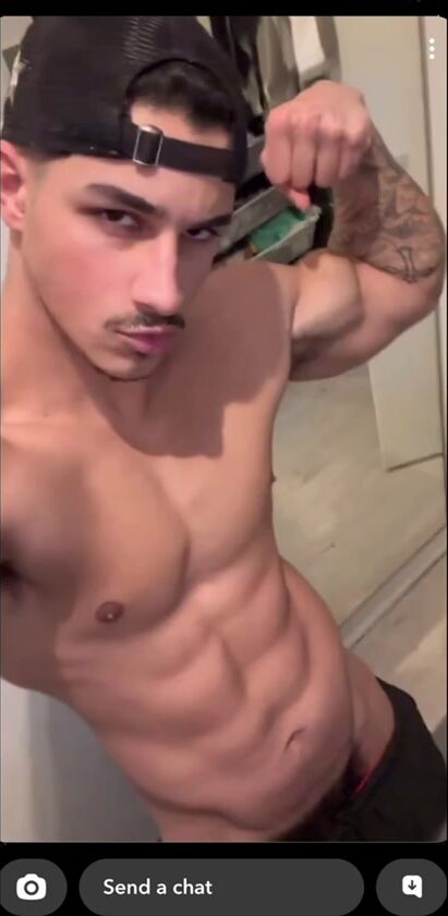 性感帅哥在gaytube上为snapchat小受秀肌肉