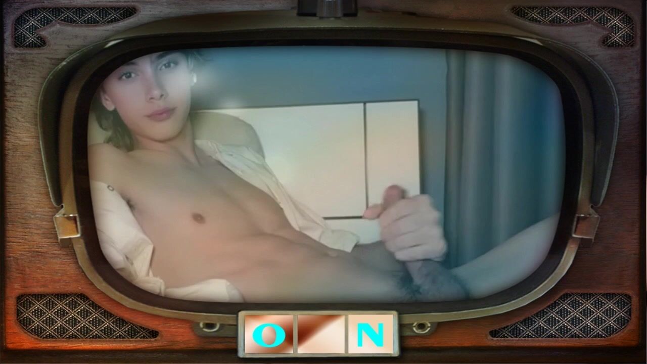 Steamy muscle daddy barebacks twink