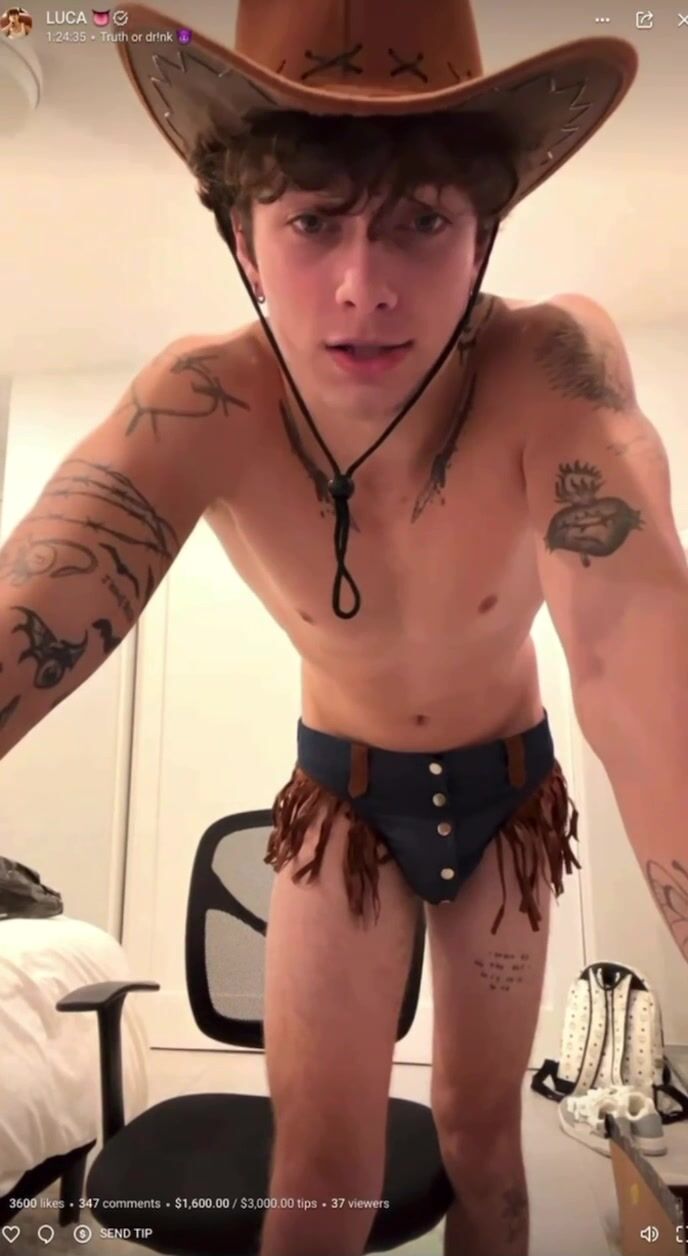 Hot influencer shows balls and publishes porn