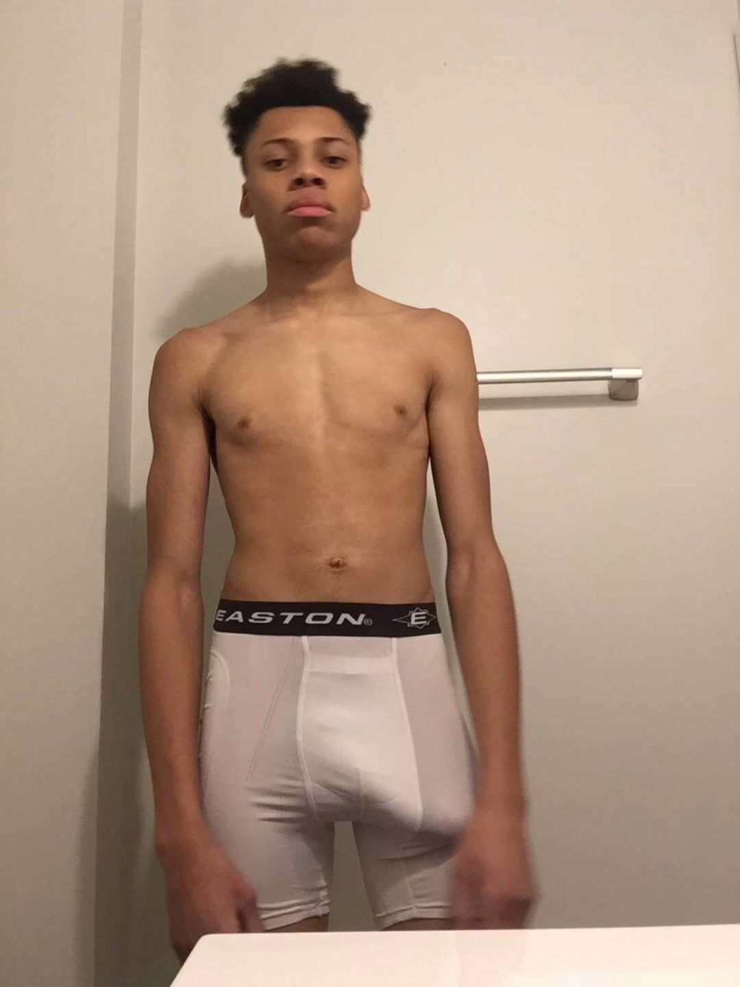 Lightskin gio shows off big dick