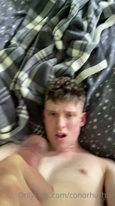 Heiße teenager-jungen-action auf onlyfans