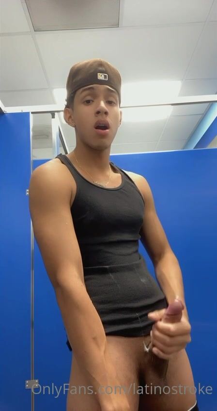 Twink caliente de of se pajea duro 19