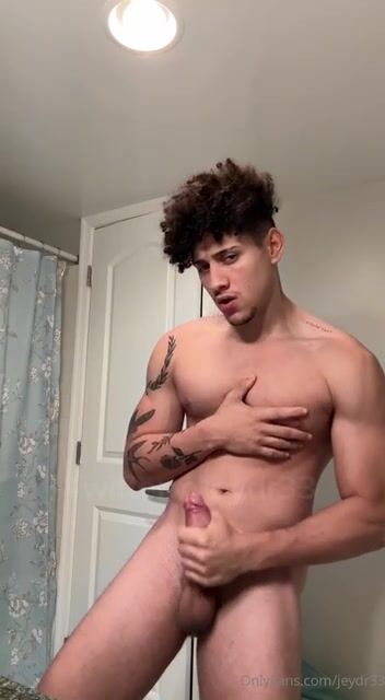 Twink caliente de of se pajea duro 15
