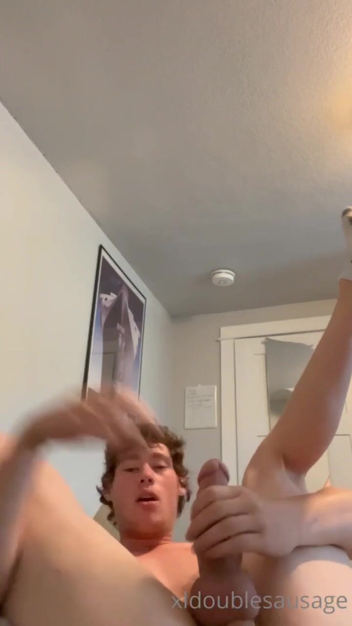 Hot of guy wanks his hard cock 6908d08f699d3