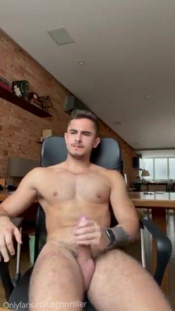 Chico caliente de of se pajea la polla dura 20