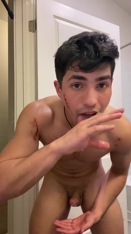 Hot bareback twink takes raw daddy cock