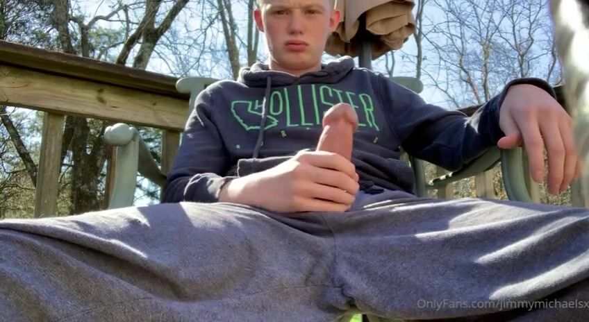 Of wanking clip gets hot