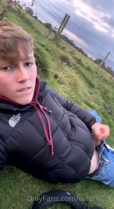 Hot of guy wanks hard in clip 9