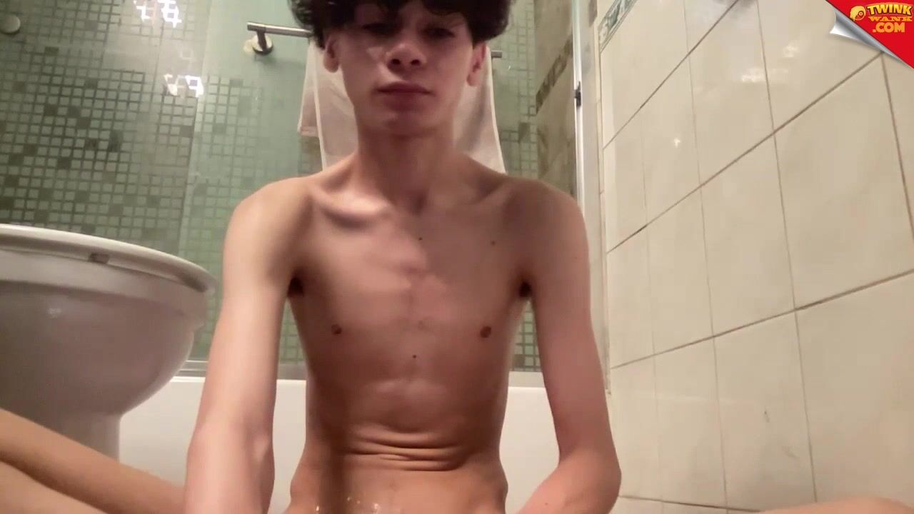 Hot twink camboy shows raw room action