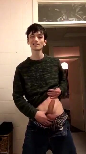 Ado maigre excité