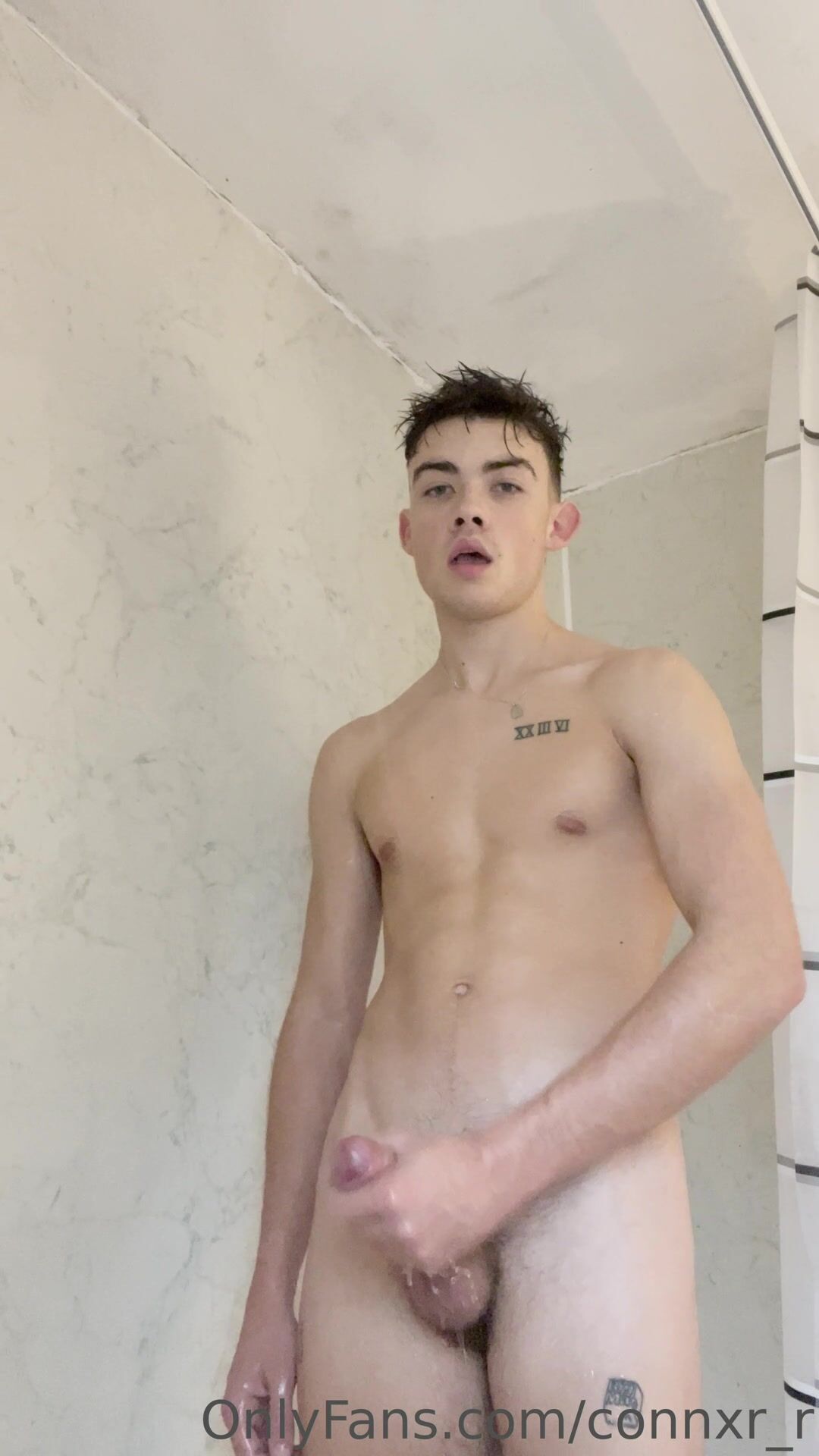 Connor robinson: hot social media star