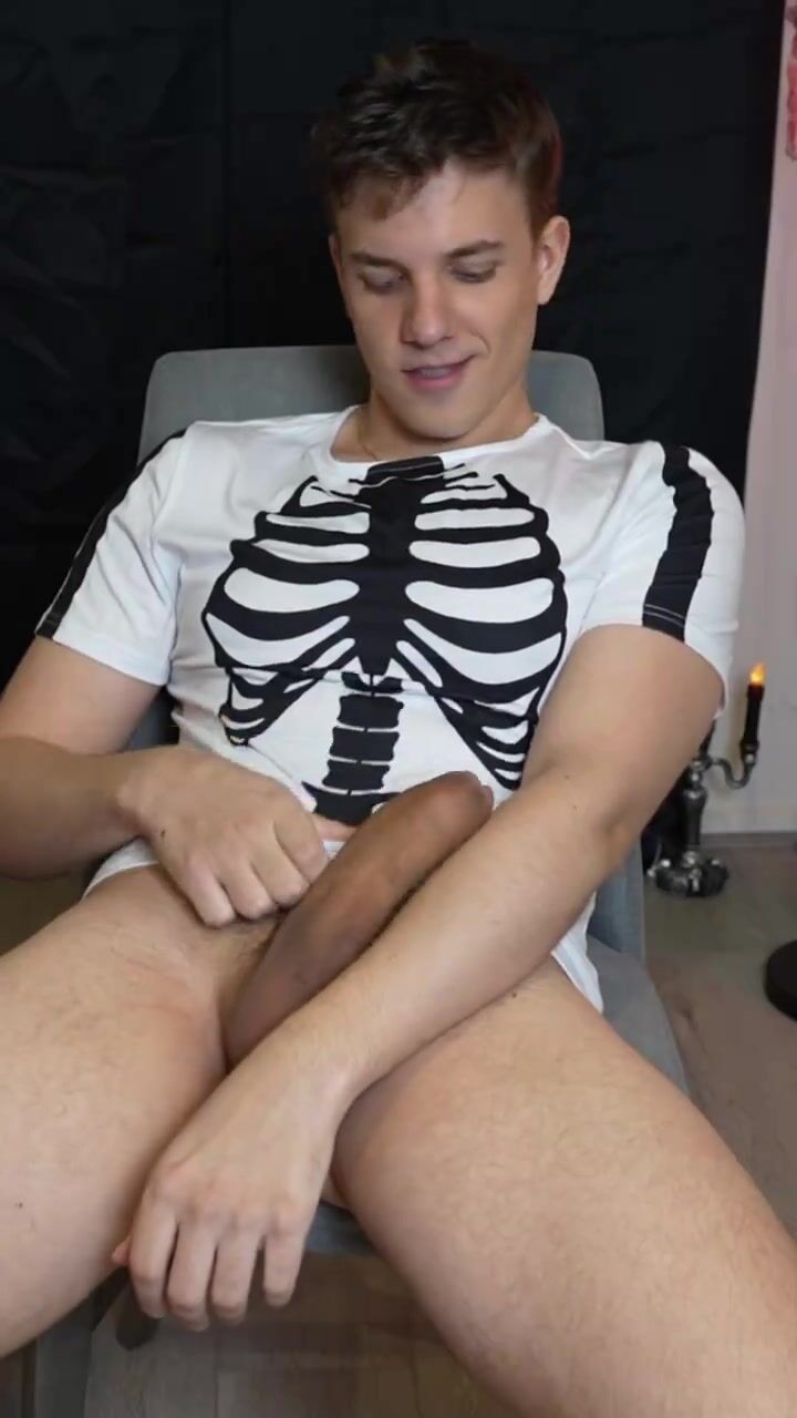 Ado chaud prend la bite