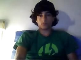 Adolescente com pau grande goza forte 4