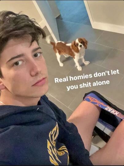 Milo manheim: joven actor estadounidense sexy expuesto