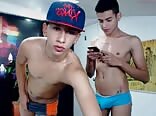 Chicos lindos de la casa flex y bareback