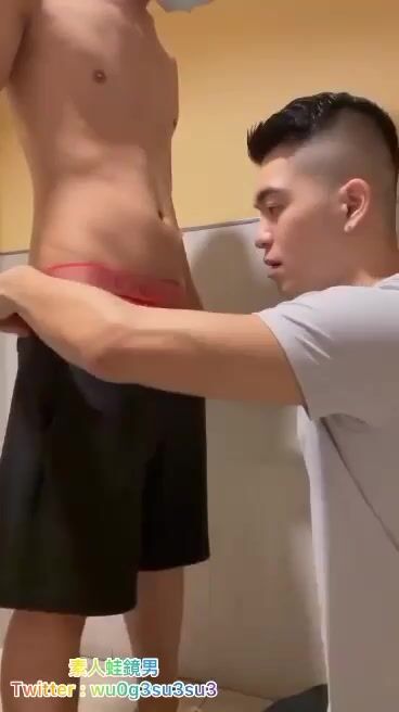 Asian twink gets his cock sucked by daddy bareback