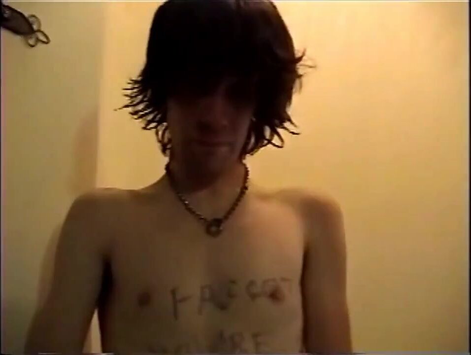 Jeremias humilhado em ação pornô gay